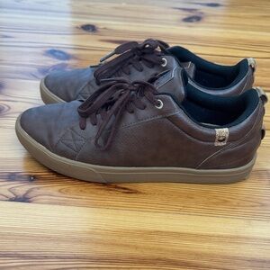 EUC Men's Saola Cannon VL vegan leather shoes chocolate brown Size 9